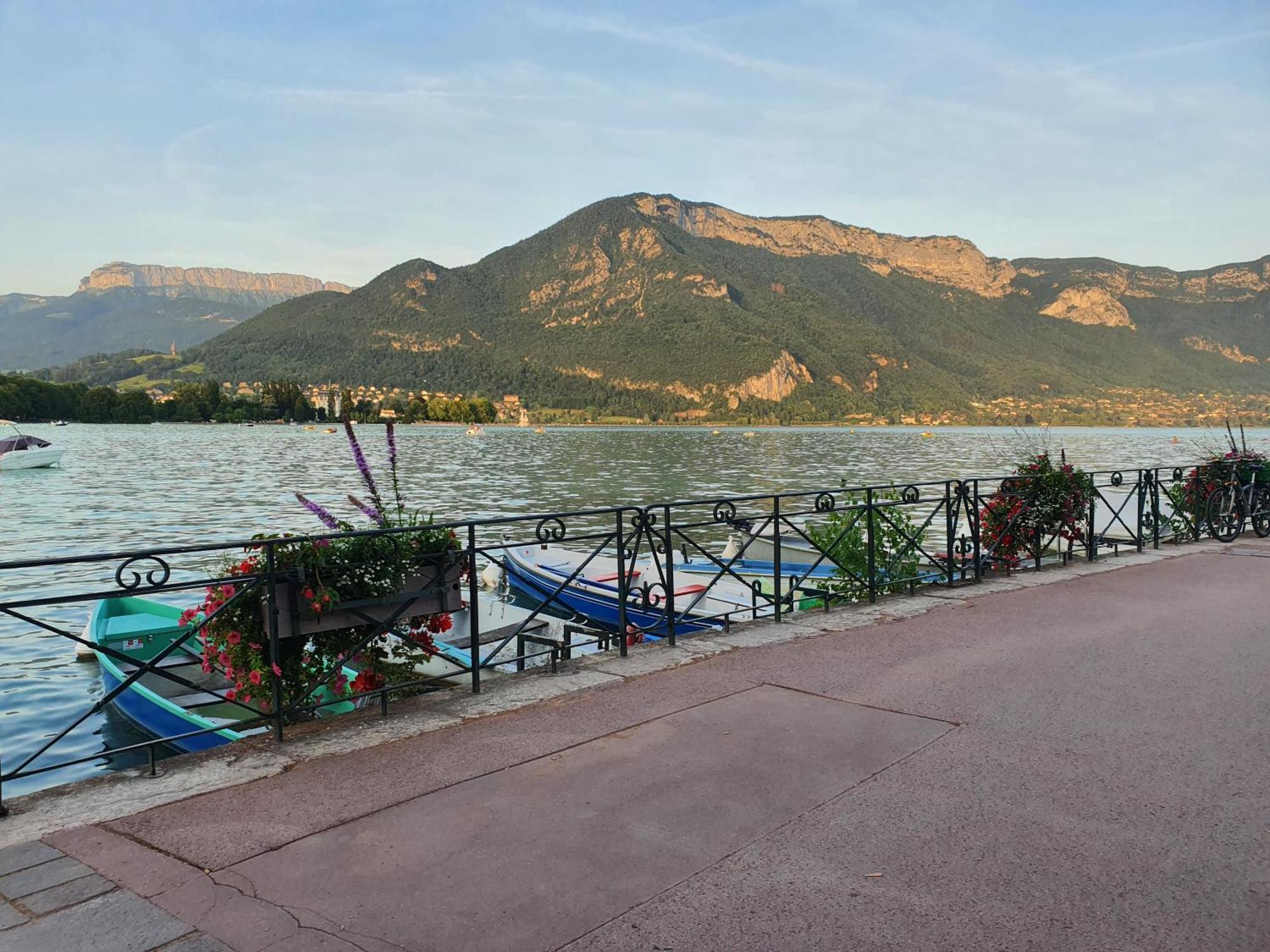 Hyper Centre Annecy Et Bord Du Lac Екстериор снимка