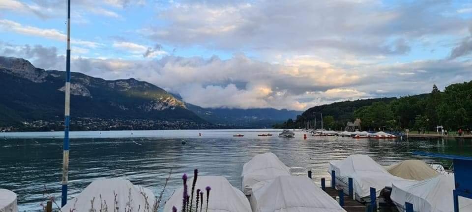 Hyper Centre Annecy Et Bord Du Lac Екстериор снимка